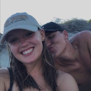 Meet your Posher, Abbey